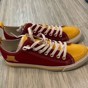 Skicks Minnesota Gopher low-top shoes